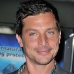 Simon Rex