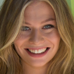 Zoe Straub