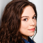 Téa Helena Carini