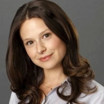 Katie Lowes