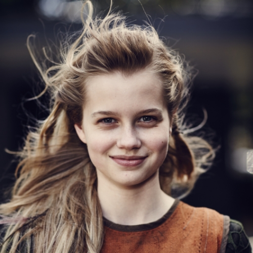 Arriba 20+ Foto películas y programas de tv de angourie rice Cena hermosa