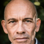 Andrew P Stephen