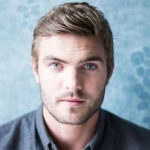 Alex Roe