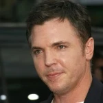 Nicholas Lea