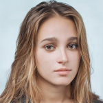Capucine Valmary