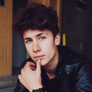 Juan Pablo Zurita, Javier en ¿Quieres ser mi hijo?