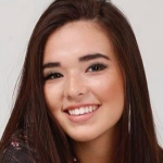 Giulia Ayumi