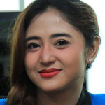 Dewi Perssik