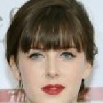 Alexandra Roach