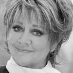 Amanda Barrie