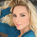 Anna Debecki