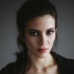 Ava Brackers