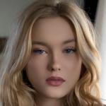 Chloe Rose Robertson