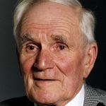 Desmond Llewelyn