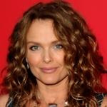 Dina Meyer 