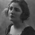 Hélène Darly