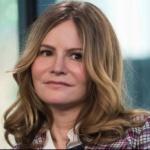 Jennifer Jason Leigh