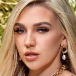 Kendra Sunderland