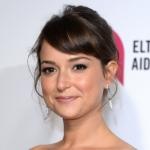 Milana Vayntrub