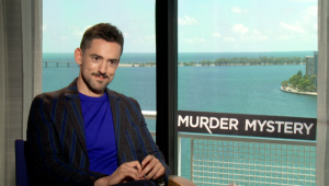 Luis Gerardo Méndez conversa con Cine.com de la nueva comedia de Netflix Murder Mystery