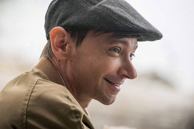 El actor DJ Qualls usa Twitter para declarar que es gay