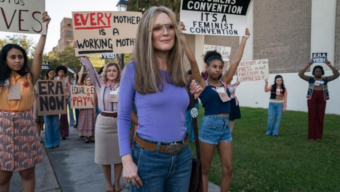 'The Glorias': el biopic del icono feminista con Julianne Moore y Alicia Vikander