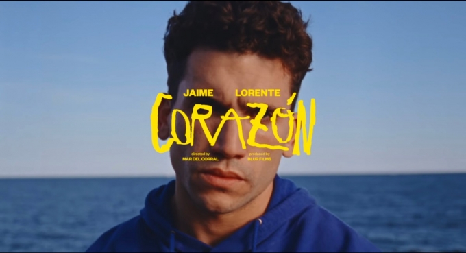 El actor Jaime Lorente estrena la canción 'Corazón'