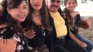 Vicente Fernández se defiende del vídeo donde toca el pecho de una fan