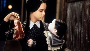 Tim Burton hará una serie sobre 'Miércoles', la hija de la Familia Addams