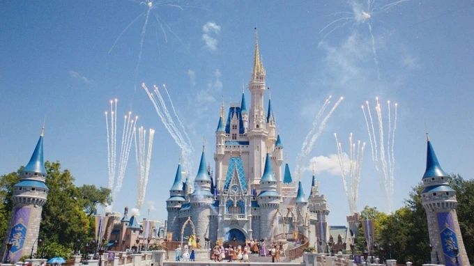 El Magic Kingdom de Disneyland tendrá su propio universo de series