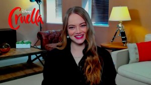Emma Stone le cuenta a Cine.com de su experiencia en Cruella