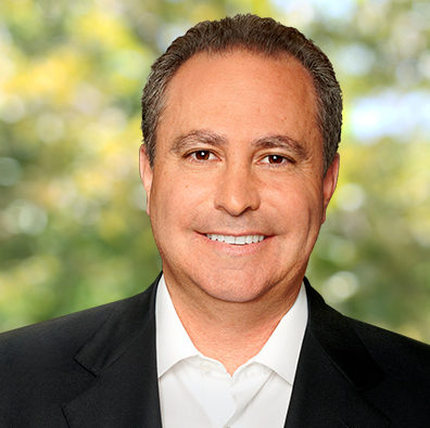 Alan Bergman director contenido Disney