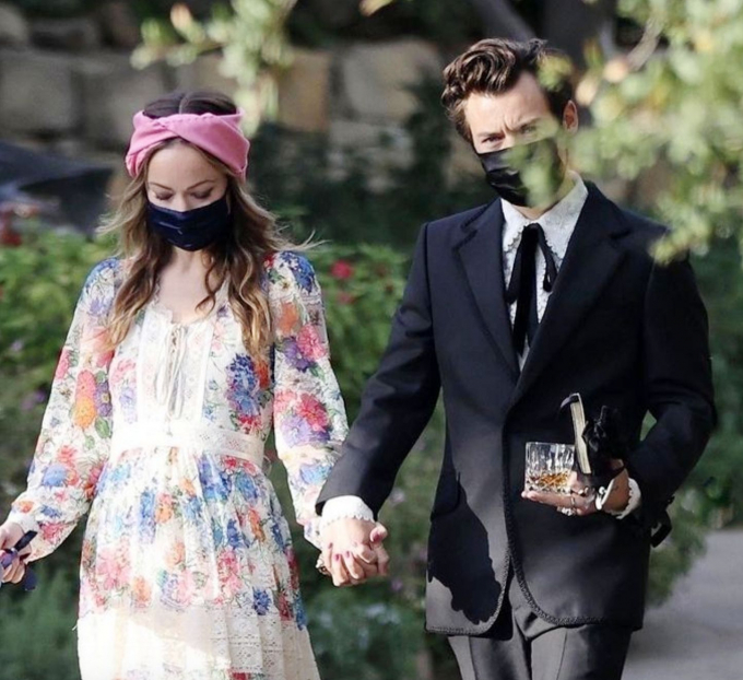 Olivia y Harry asistiendo a un evento