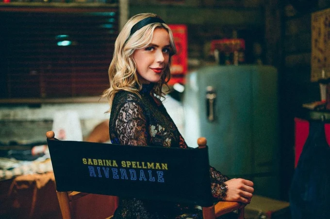 Sabrina llega a Riverdale en el avance de la temporada 6