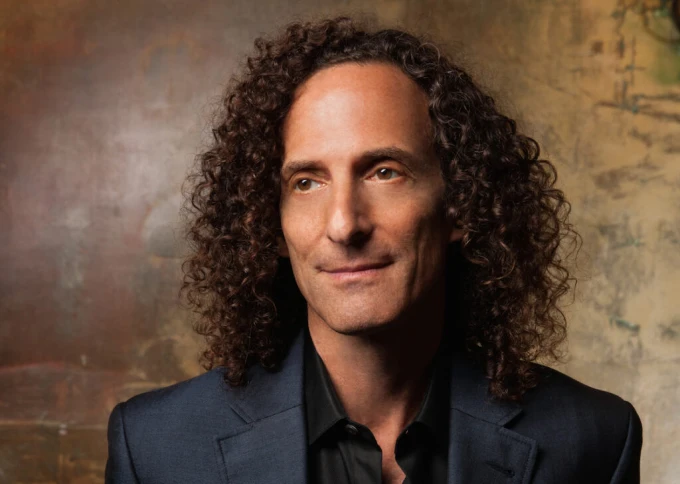 Kenny G, presenta documental y confiesa el secreto de sus rizos (no te va a gustar)