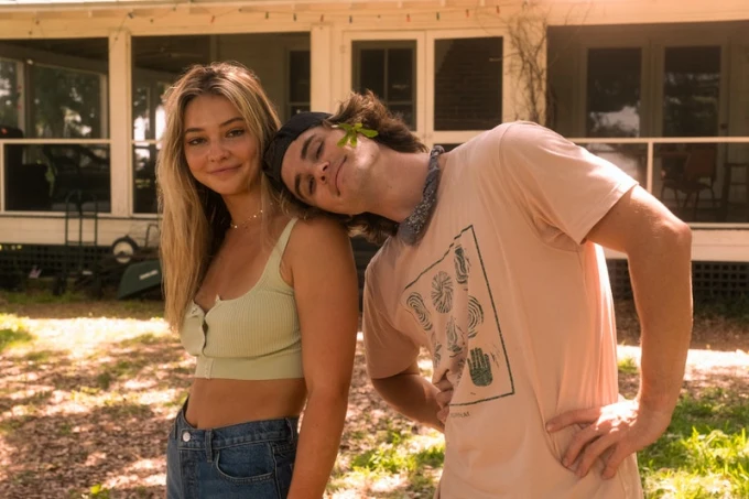 Los coprotagonistas de 'Outer Banks', Chase Stokes y Madelyn Cline, se reúnen semanas después de la ruptura