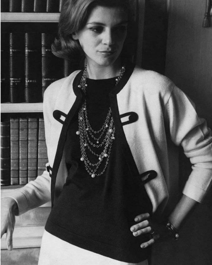 Valdez luciendo Chanel en 1960