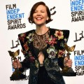 Noticia 'La hija oscura' arrasa en los premios Spirit del cine independiente