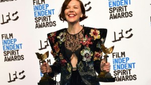'La hija oscura' arrasa en los premios Spirit del cine independiente
