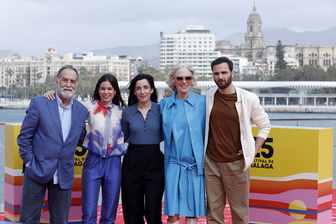 El equipo de 'Cinco lobitos'