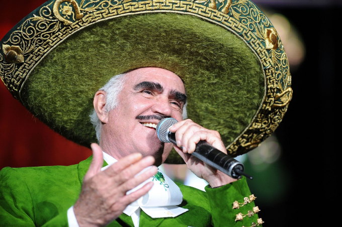 La familia de Vicente Fernández va a juicio en contra de Televisa por su serie biográfica