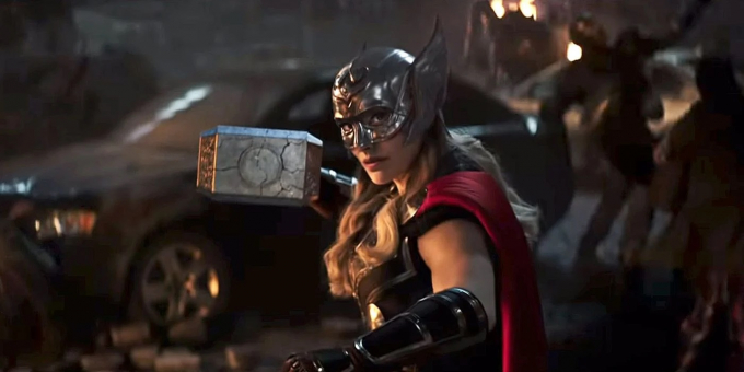 'Thor: Love and Thunder': nueva imagen de Natalie Portman y Chris Hemsworth con sus trajes de Thor