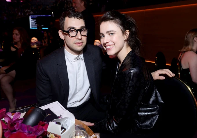 Margaret Qualley y Jack Antonoff están comprometidos