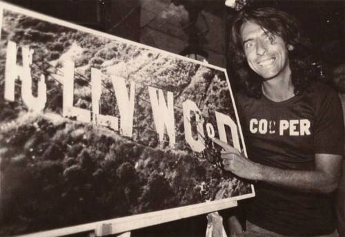 Los dueños de las letras de Hollywood, letra O