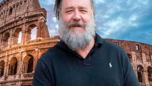 Russell Crowe visita su antigua oficina