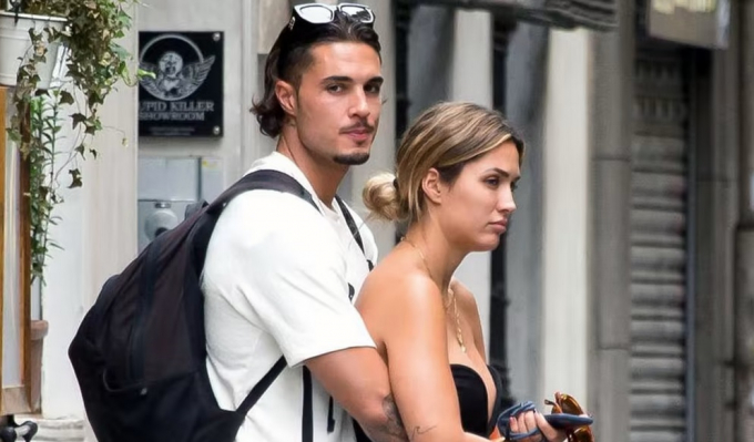 Carlo Costanzia, hijo de Mar Flores, nueva pareja de la actriz Michelle Calvó Carlo Costanzia, hijo de Mar Flores, nueva pareja de la actriz Michelle Calvó
