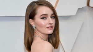 ¿Quién es Kaitlyn Dever, la hija de Julia Roberts y George Clooney en Viaje al Paraíso?