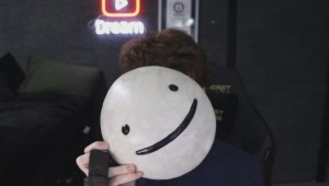 La estrella de YouTube Dream revela por fin su cara y su verdadero nombre en un vídeo