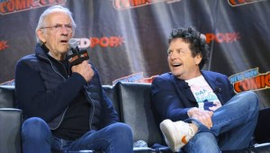 Michael J. Fox y Christopher Lloyd se reúnen para el panel 'Regreso al futuro' en Comic Con