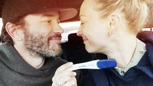 ¡Kaley Cuoco está embarazada! La actriz espera una niña con Tom Pelphrey: 